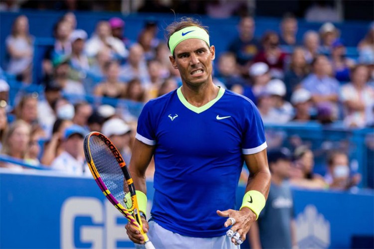 Nadal ne smije na operaciju