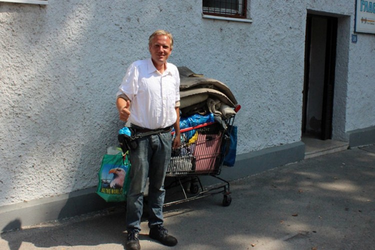 Neobični njemački hodočasnik: Pješice putuje do evropskih katoličkih svetilišta