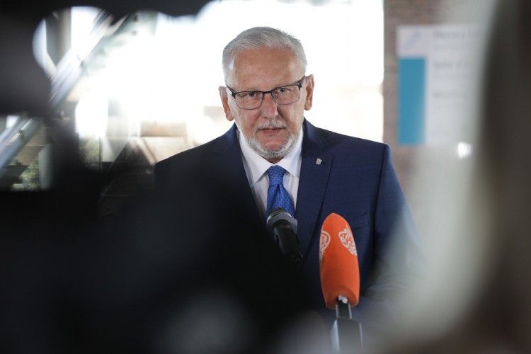 Božinović: Hrvatska neće mijenjati mjere protiv korone