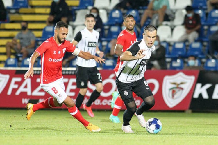 Partizan moli navijače da ne ulaze na teren