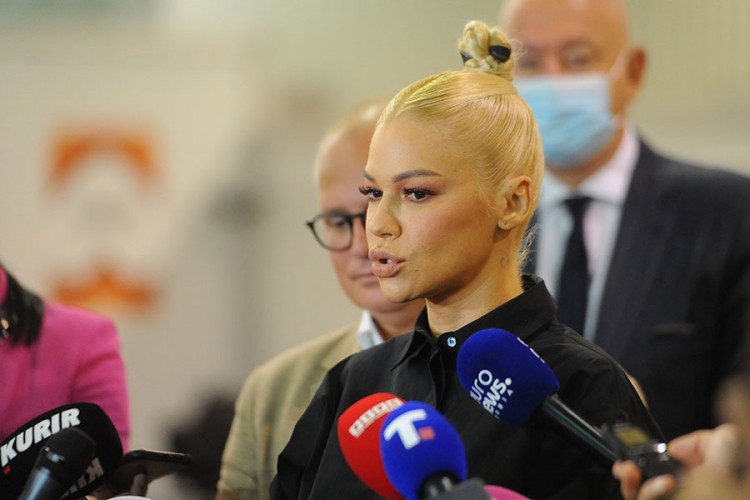 Nataša Bekvalac primila treću dozu vakcine