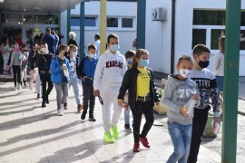 Đaci konačno nose lakše torbe