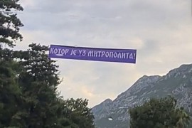 U Kotoru uklonjen transparent podrške mitropolitu Joanikiju