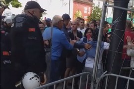 Počeli protesti na Cetinju, policija i građani na trgu