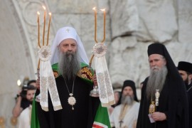 Patrijarh srpski krenuo na Cetinje, policija dala rok da se demontranti ...