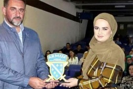 Previranja u Modriči: Plaketa sa simbolom Armije RBiH izbacila SDA iz ...