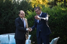 Vučić Šmitu: Narodi u BiH bi trebalo da odlučuju uz što manje ...