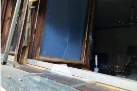 U Orahovcu kamenovana kuća Mirjane Dedić