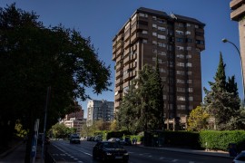 Španija: Poginuo vatrogasac, vjetar otežava gašenje požara