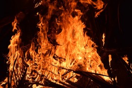 Zbog požara oko 2.000 ljudi napustilo svoje domove