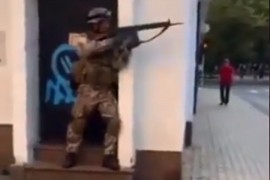 Armija se zaigrala, naoružani do zuba izašli na ulicu, građani ...