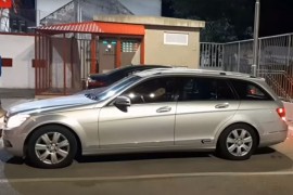 Huligani presreli i zapalili automobil sudije meča Velež - Borac
