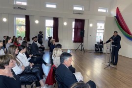 Dodik posjetio srpsku gimnaziju "Nikola Tesla" u Budimpešti