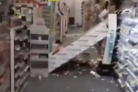 Ljudi u panici, dvije osobe zarobljene u oštećenim zgradama nakon ...