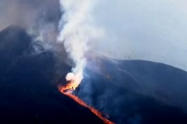 U Španiji lava došla do obale