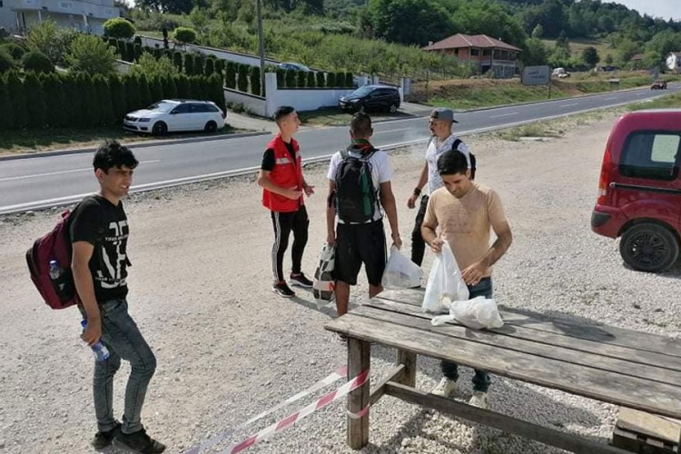 Migranti žele u objekte iz kojih su deložirani