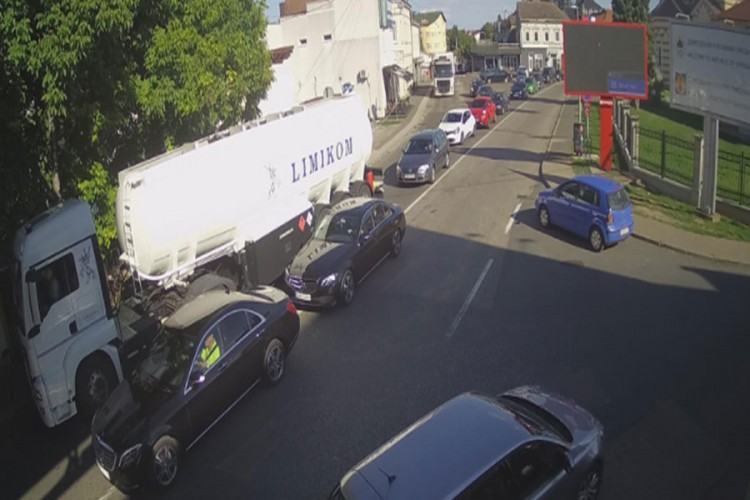 Gužva na graničnim prelazima na izlazu iz BiH