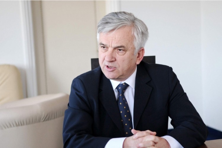 Čubrilović: Mitropolit Joanikije dostojan trona časne mitropolije