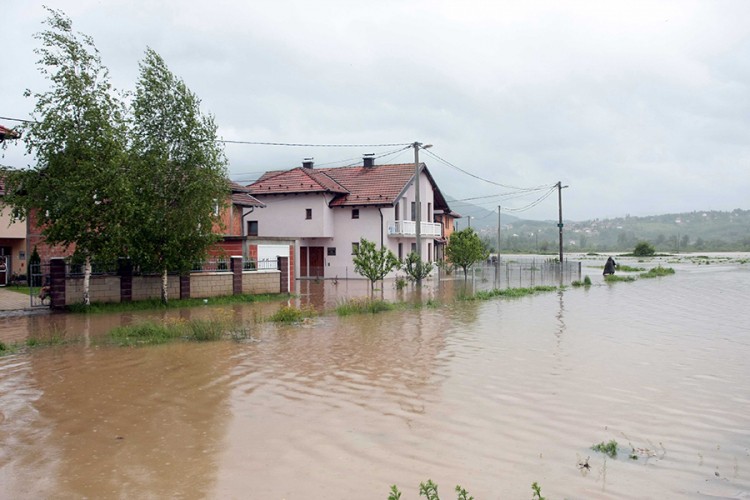 Plan za zaštitu od katastrofa kupi prašinu u ladici Parlamenta