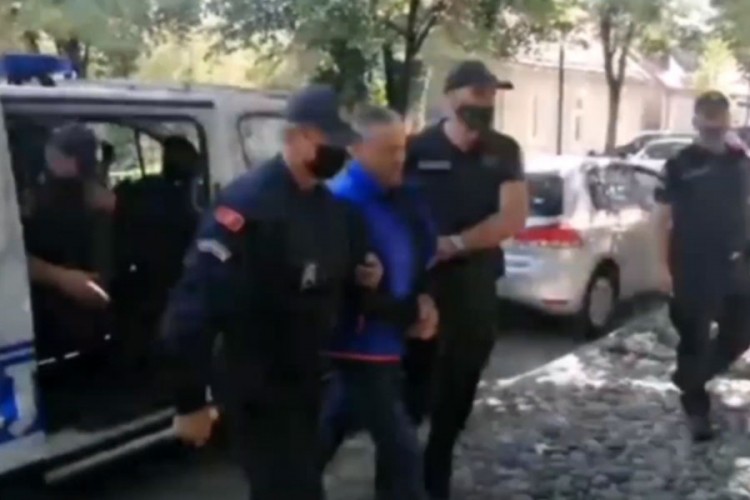 Pogledajte snimak sprovođenja Veljovića u Osnovni sud u Cetinju