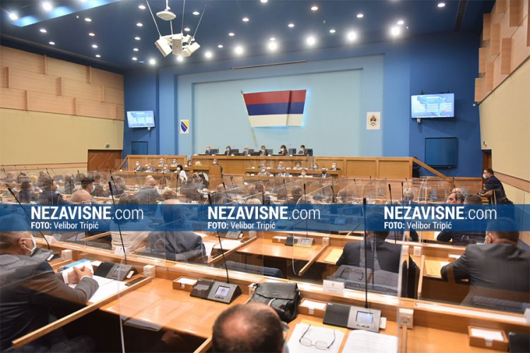 NS RS: Nema diskriminacije, zakoni se odnose na sve