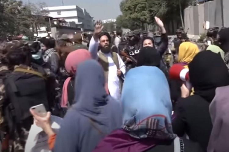 Žene u Kabulu protestovale protiv nove talibanske vlade
