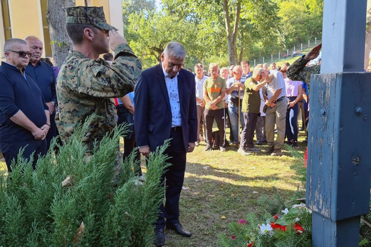 "Alahu ekber" i zastave Islamske države na obilježavanju progona Srba