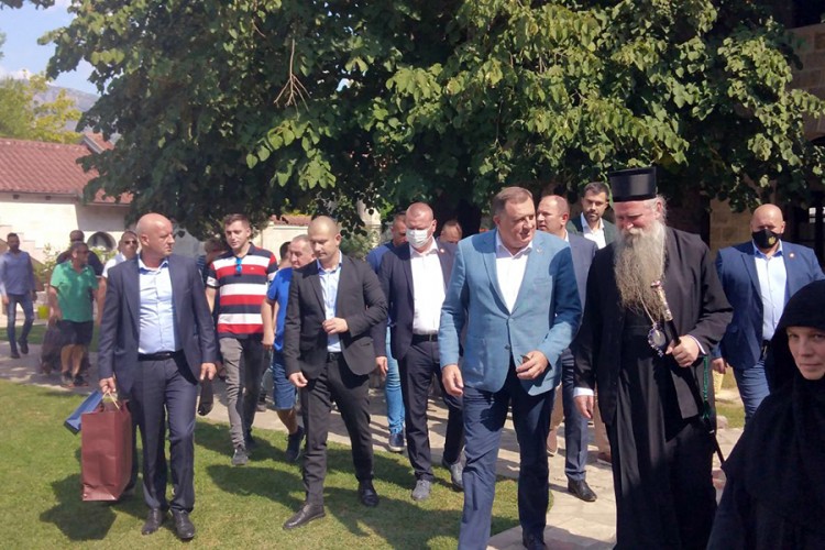 Sastanak Dodika i mitropolita Јoanikija u manastiru Ždrebaonik