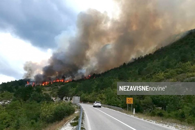 I dalje aktivan požar u trebinjskim selima
