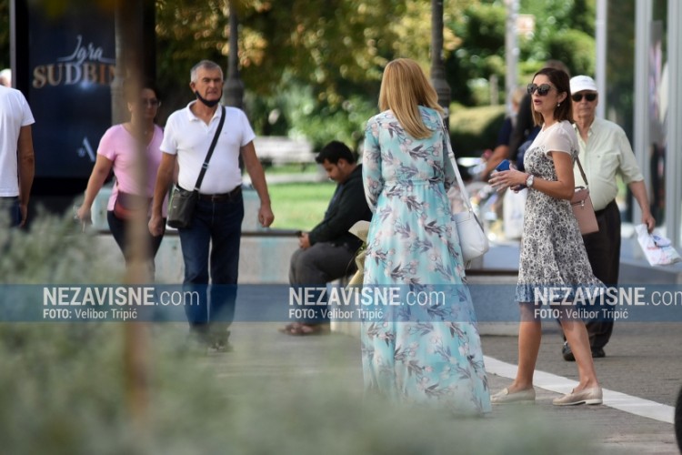 Banjalučani koriste lijepo vrijeme, ulice i kafići puni