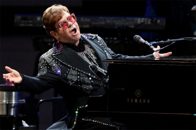 Elton Džon primoran da odloži turneju zbog povrede kuka