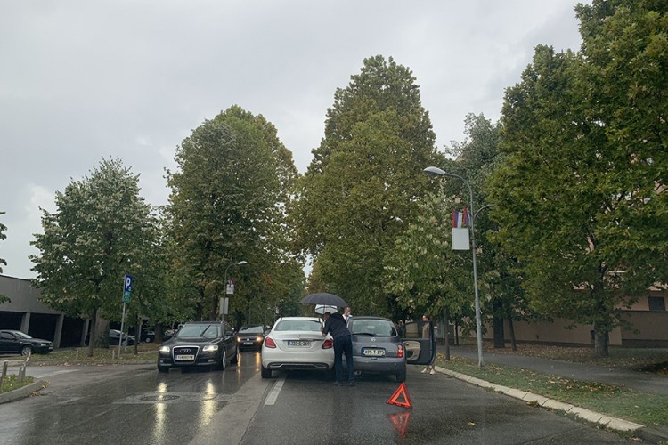 Udes nisana i mercedesa u Boriku