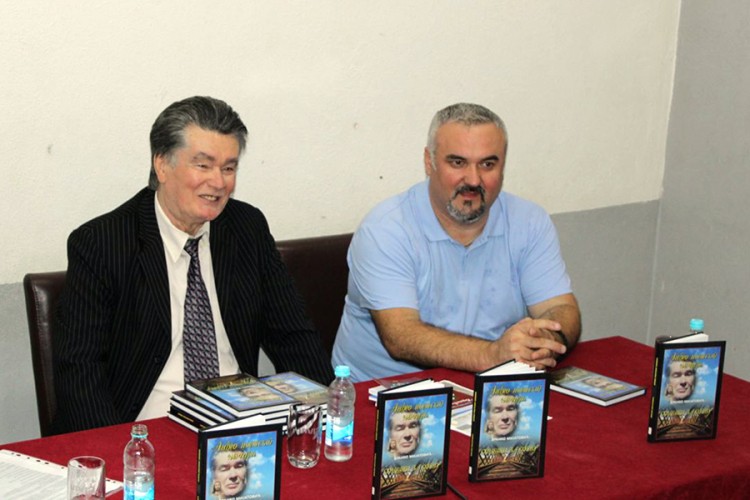 Promovisana knjiga soneta Branka Mijatovića
