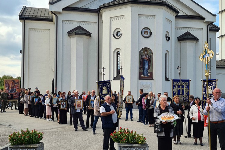 U Doboju služen parastos za sve koji su život dali za Srpsku