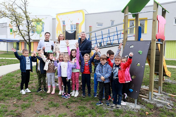 Vrtić "Kolibri 2" u banjalučkom naselju Lazarevo dobio igralo za mališane