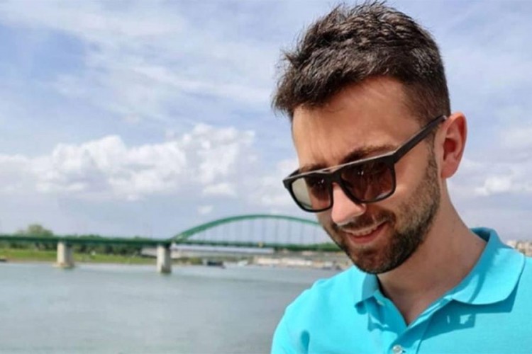 Pobjednik Zvezda Granda dobio sina