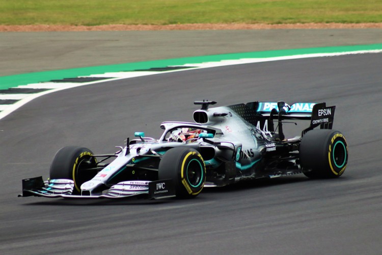 Hamilton: Moguće je da pritisak utiče na Ferstapena