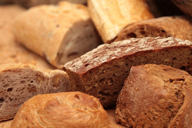 Bacanje hrane u Sloveniji poraslo lani na 68 kg po stanovniku