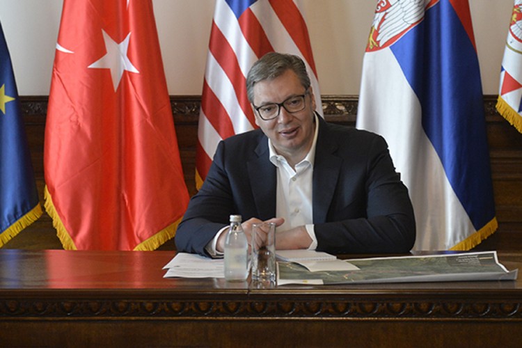 Vučić: Vezane su nam ruke, moramo da se borimo