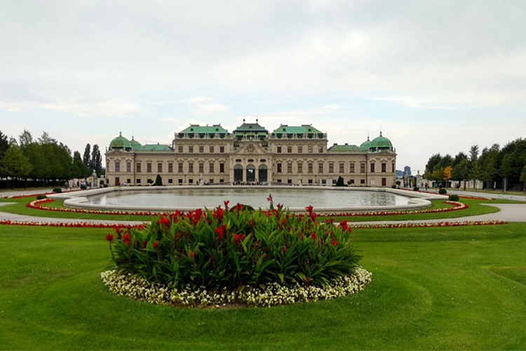 Politika suviše popustljiva prema nevakcinisanima u Austriji