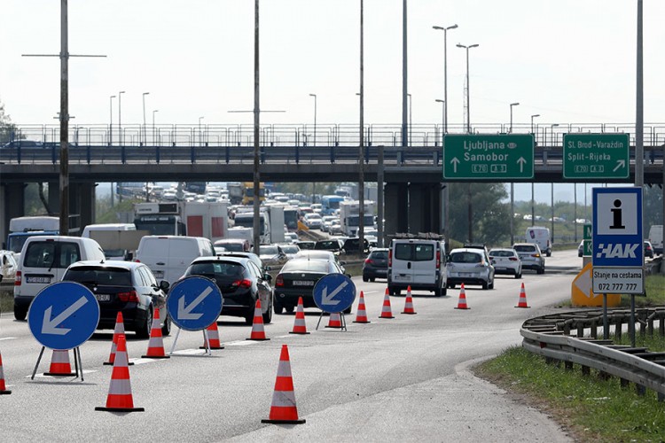 Oštećen most u Zagrebu, kolona vozila duža od 12 kilometara