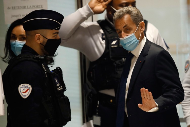 Sud: Sarkozi kriv