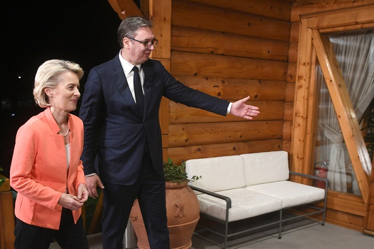 Fon der Lajen: Regionu potrebno pomirenje