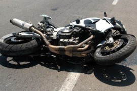 Sletjela motociklom sa puta, udarila u banderu i poginula