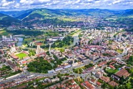 Bomba ostavljena uz kontejner iza kojeg se često igraju djeca