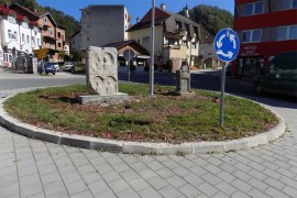 Rimski spomenici u kružnom toku u Srebrenici
