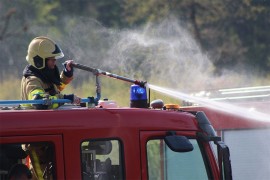 Zapalila kuću i pomoćne objekte, suprug zvao policiju