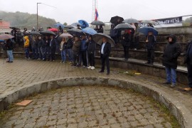 Mještani poručili sa protesta: Kravica se saginjati neće