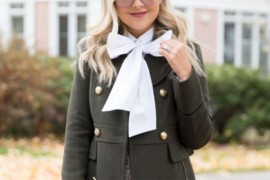 Bluza s mašna-kragnom doza elegancije
