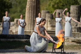 Zapaljen olimpijski plamen za ZOI u Pekingu